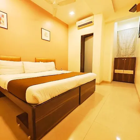 Hotel Amfahh - Andheri West Railway Station